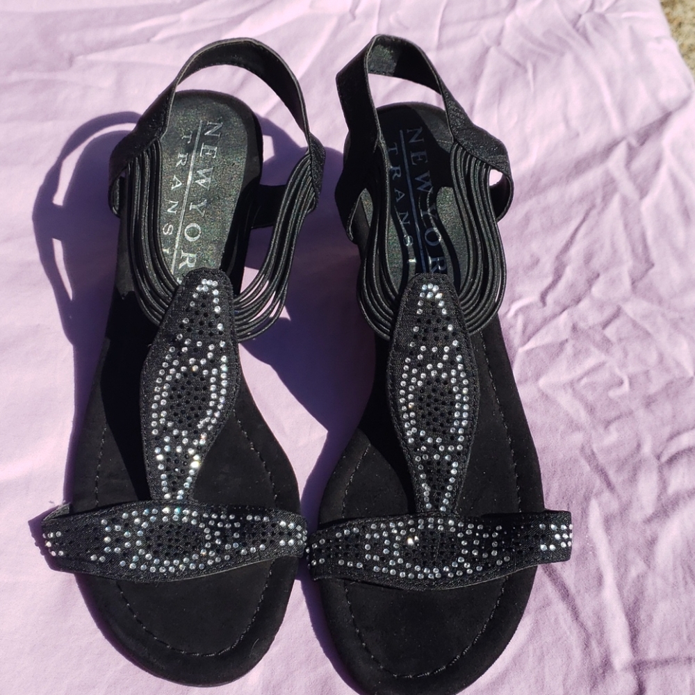 Women's sandal black and silver beads